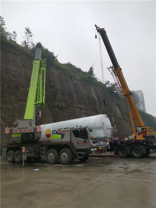 安达市“不怕风雨冻”—— 吊车的 “恶劣环境适应” 技术